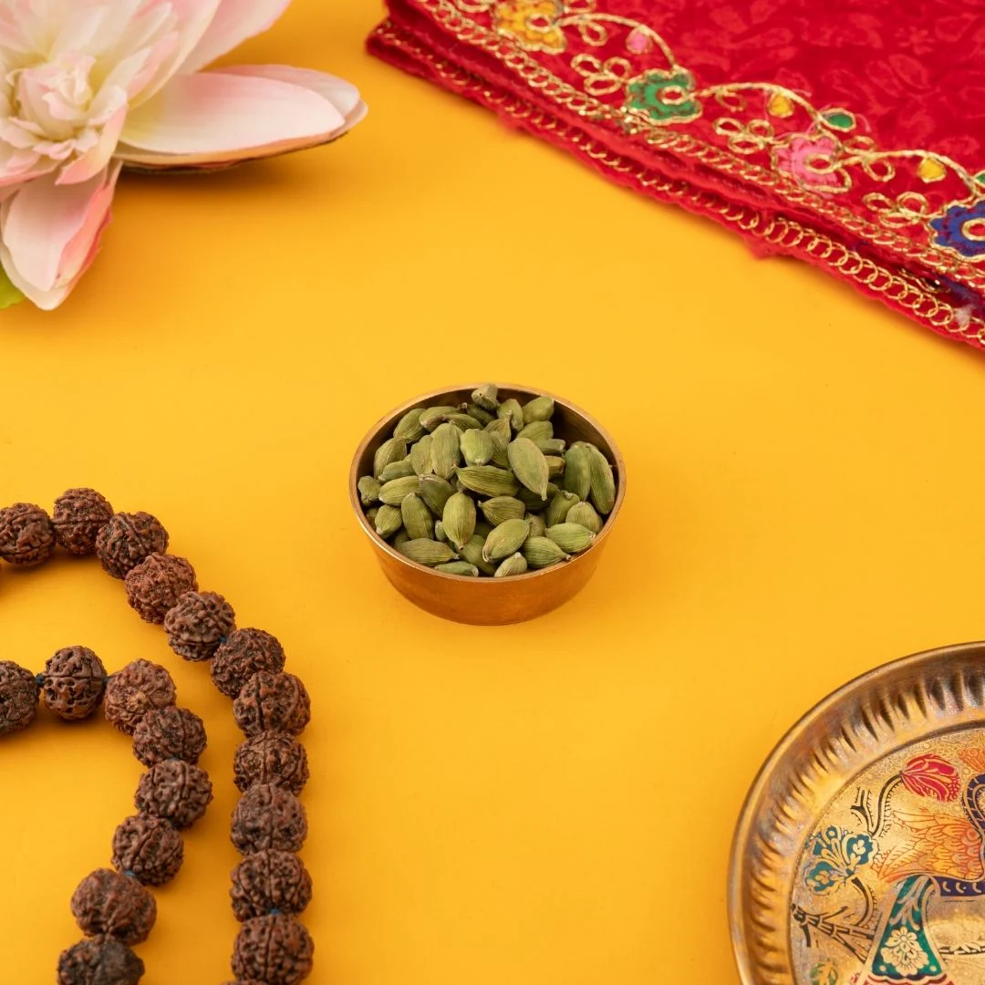Elaichi (Premium Green Cardamom) – Sacred for Pooja (10g)